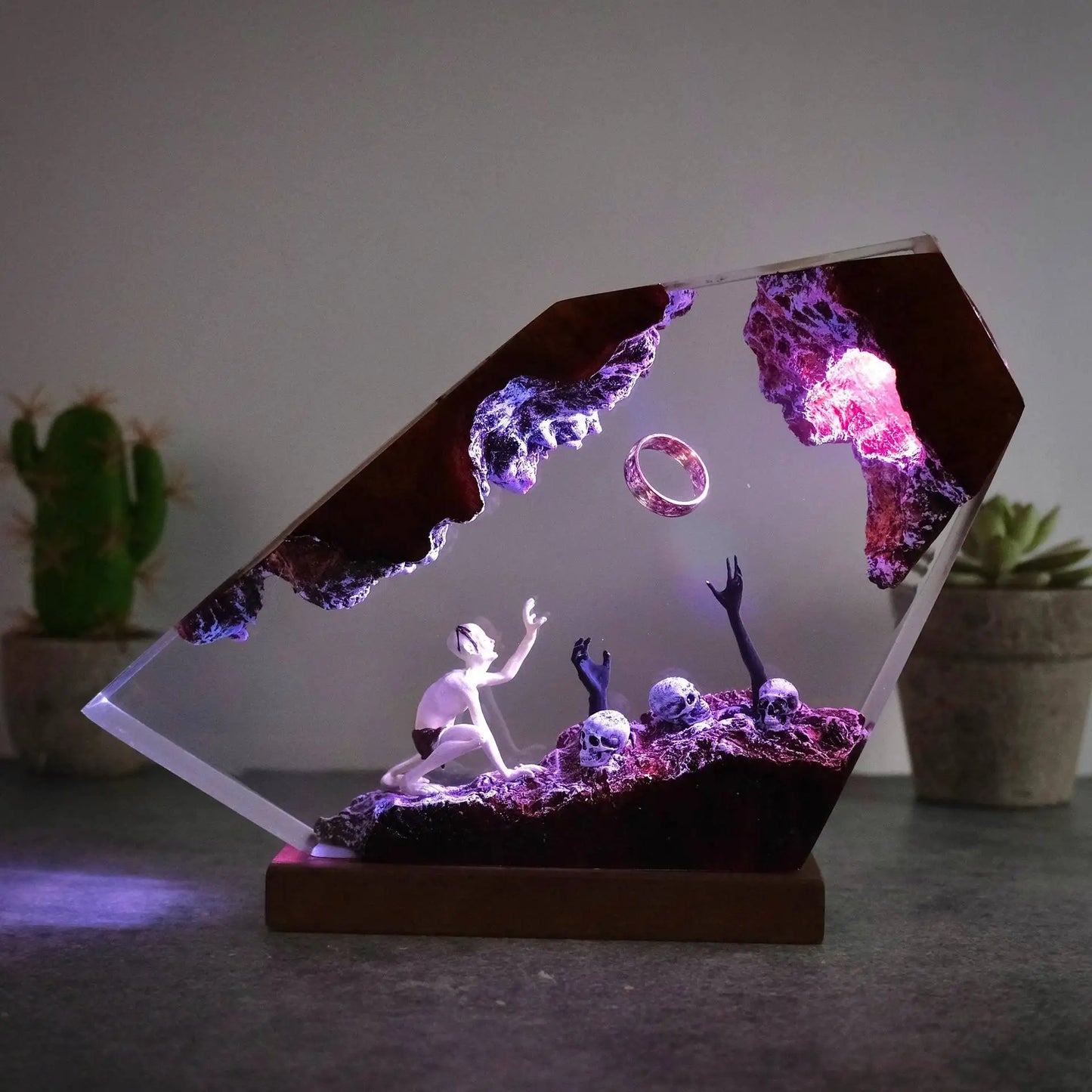 🌌 Ring of Light by Epoxish — Handcrafted Collectible Resin Diorama Nightlight